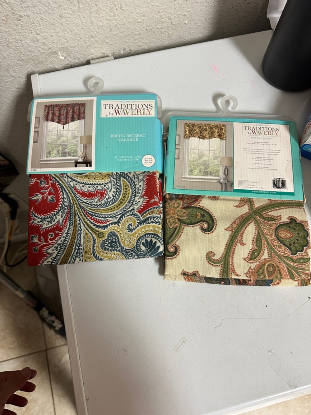 Paisley Valance - Red & Cream